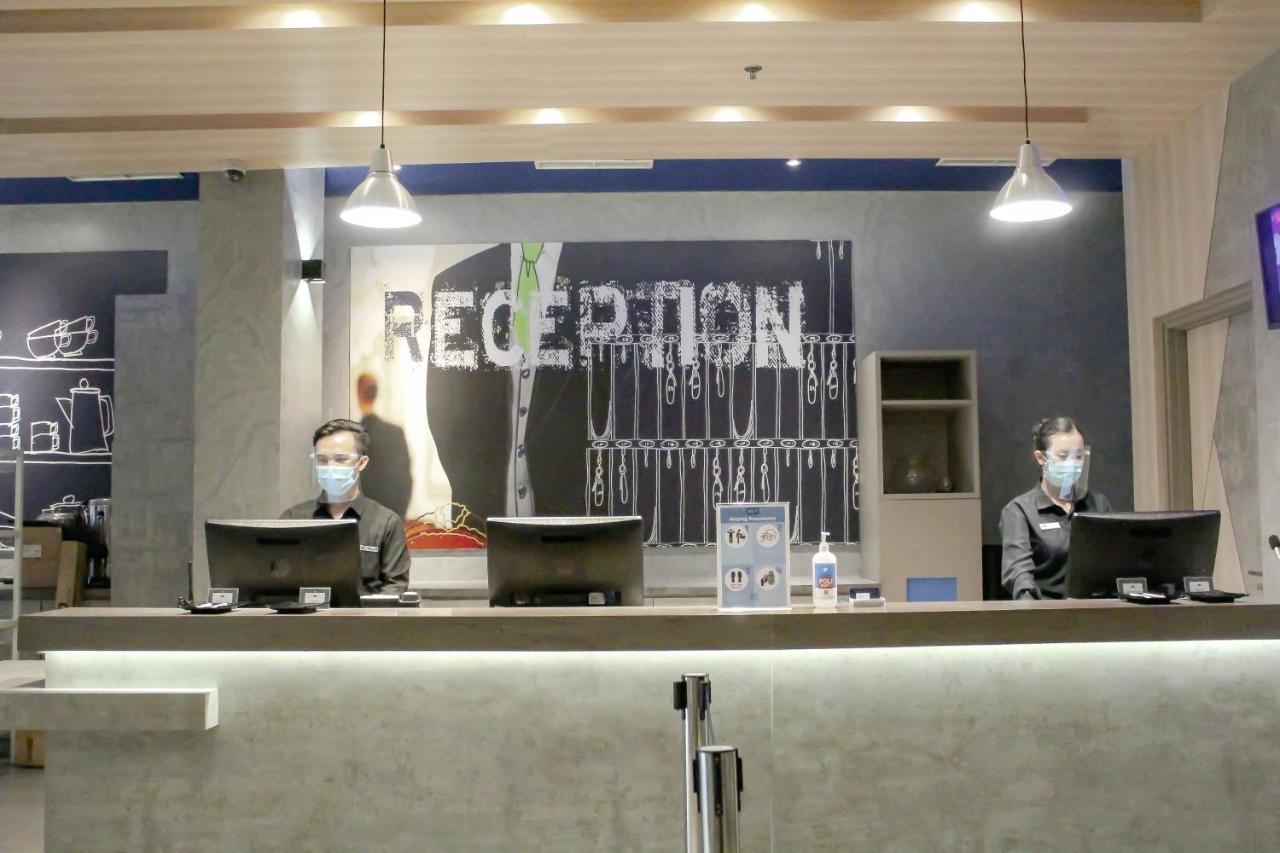 Md 7 Hotel Cirebon Esterno foto